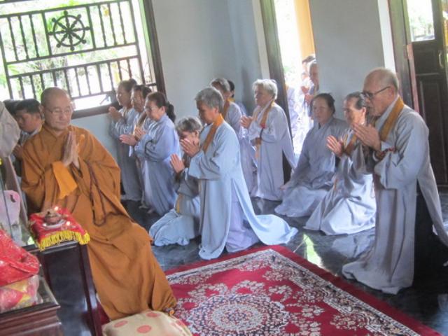 Tổ đình Thiên Bửu tổ chức Khóa tu Bát quan trai lần 6 năm 2014