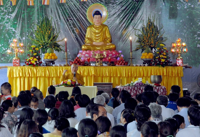 Xúc động lễ Vu Lan Báo Hiếu 2014 tại chùa Giác Ngộ
