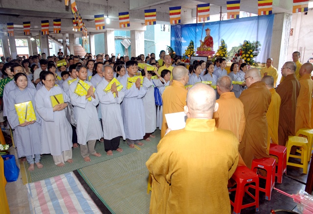 Xúc động lễ Vu Lan Báo Hiếu 2014 tại chùa Giác Ngộ