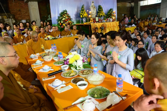 Xúc động lễ Vu Lan Báo Hiếu 2014 tại chùa Giác Ngộ