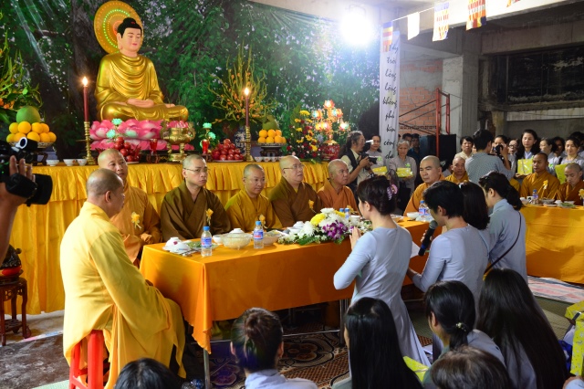 Xúc động lễ Vu Lan Báo Hiếu 2014 tại chùa Giác Ngộ