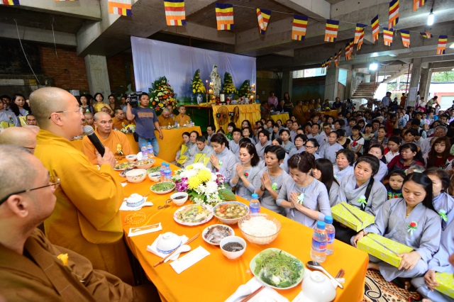 Xúc động lễ Vu Lan Báo Hiếu 2014 tại chùa Giác Ngộ