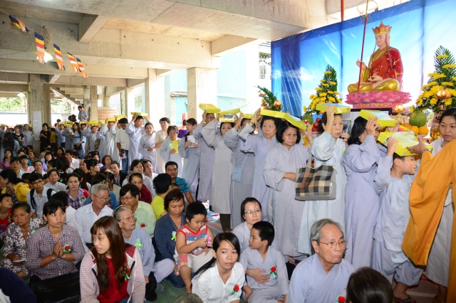 Xúc động lễ Vu Lan Báo Hiếu 2014 tại chùa Giác Ngộ
