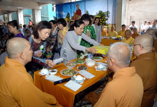 Xúc động lễ Vu Lan Báo Hiếu 2014 tại chùa Giác Ngộ