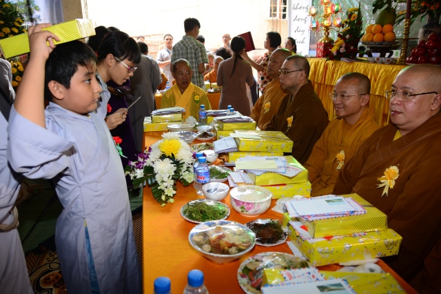 Xúc động lễ Vu Lan Báo Hiếu 2014 tại chùa Giác Ngộ