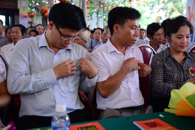 Hà Tĩnh: Hàng ngàn hoa đăng lung linh trong Đại lễ Vu Lan báo hiếu 2014 tại chùa Tượng Sơn