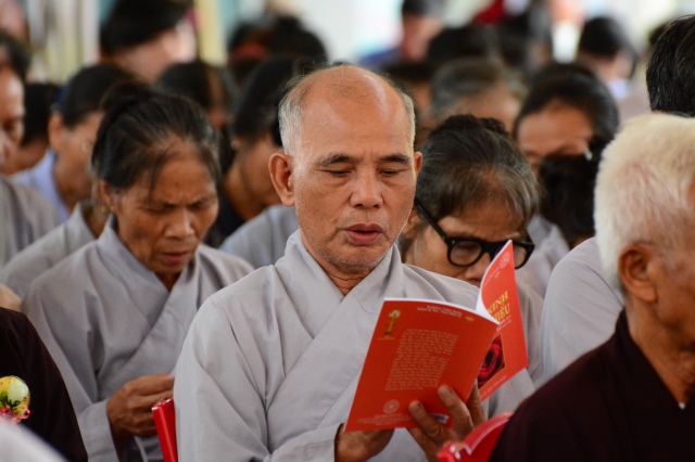 Hà Tĩnh: Hàng ngàn hoa đăng lung linh trong Đại lễ Vu Lan báo hiếu 2014 tại chùa Tượng Sơn