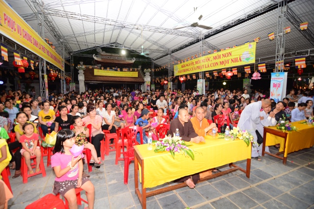 Hà Tĩnh: Hàng ngàn hoa đăng lung linh trong Đại lễ Vu Lan báo hiếu 2014 tại chùa Tượng Sơn