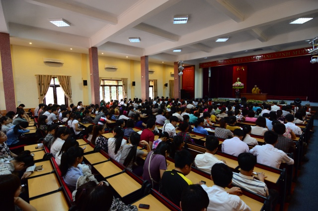 Nghệ An: TT. Thích Nhật Từ thuyết giảng tại trường Đại học Kinh tế Nghệ An