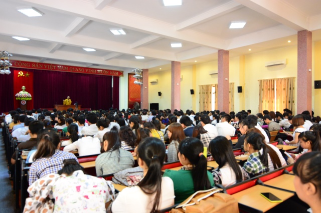Nghệ An: TT. Thích Nhật Từ thuyết giảng tại trường Đại học Kinh tế Nghệ An