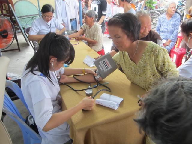Chùa Đại Phước tổ chức khám chữa bệnh từ thiện