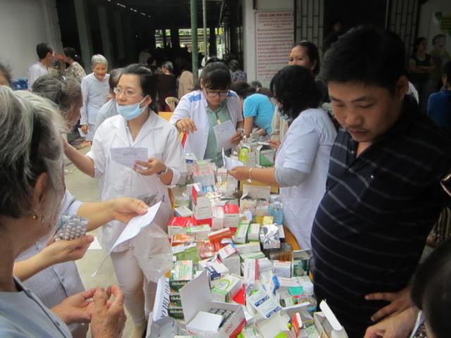 Chùa Đại Phước tổ chức khám chữa bệnh từ thiện