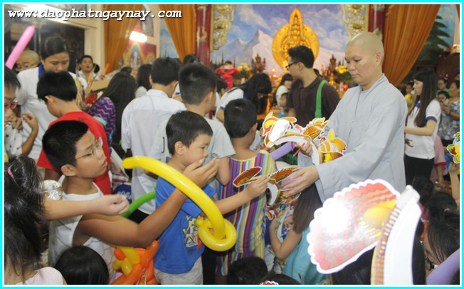 TP.HỒ CHÍ MINH:    Lung Linh Đêm Hội Trung Thu 2014