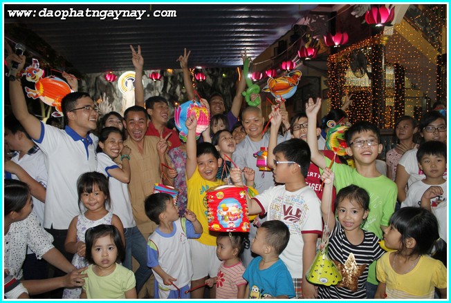 TP.HỒ CHÍ MINH:    Lung Linh Đêm Hội Trung Thu 2014
