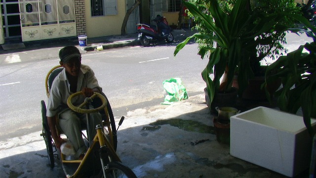 Khánh Hòa: Cả gia đình làm bếp ăn từ thiện