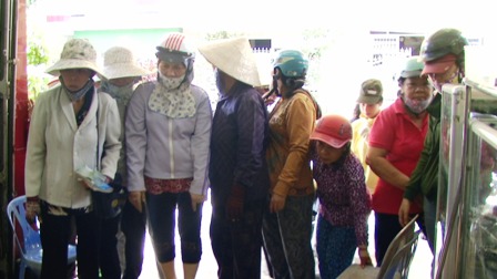 Khánh Hòa: Cả gia đình làm bếp ăn từ thiện