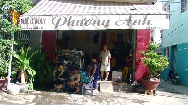 Khánh Hòa: Cả gia đình làm bếp ăn từ thiện