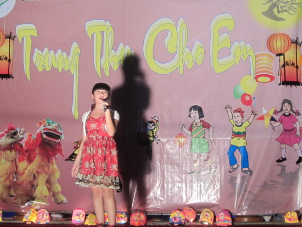Ấn tượng đêm hội “Trung Thu cho em ” ở chùa Bảo Phước.
