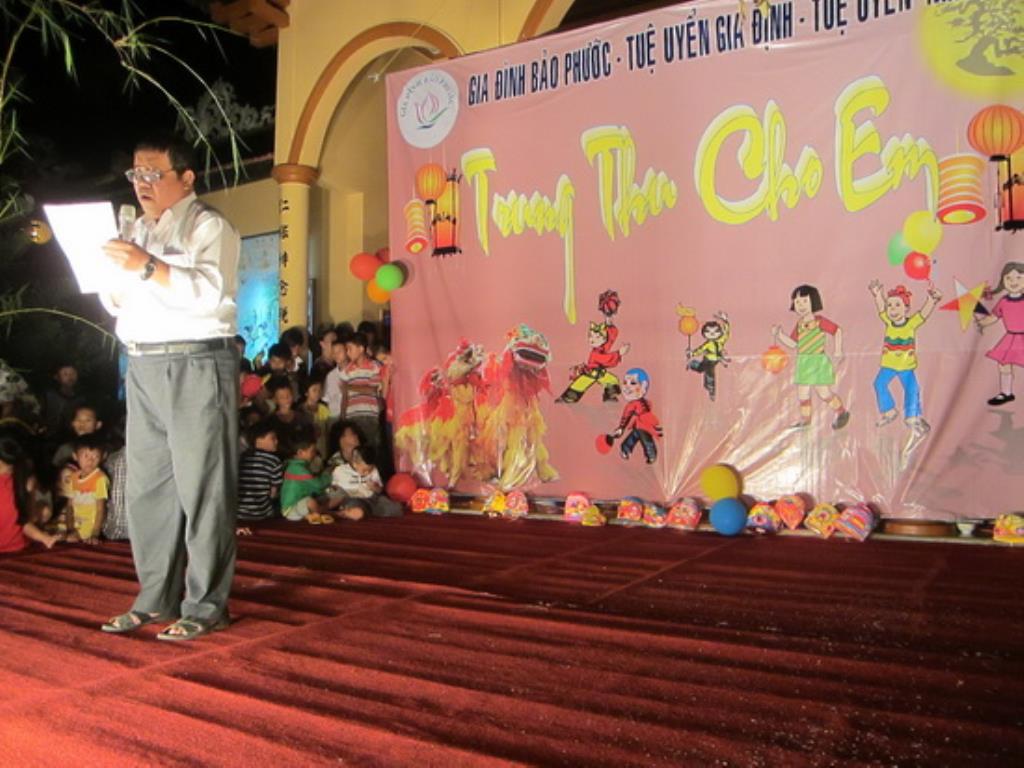 Ấn tượng đêm hội “Trung Thu cho em ” ở chùa Bảo Phước.