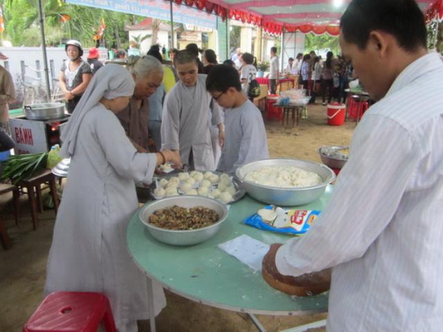 Gia đình Phật tử chùa Đại Phước với Hội chợ Mùa hiếu hạnh