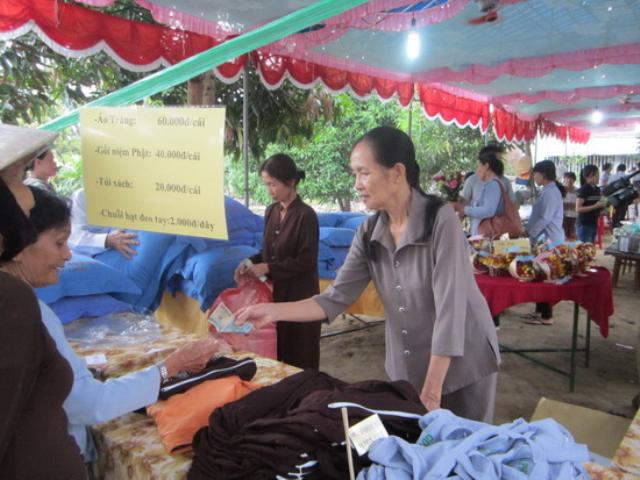 Gia đình Phật tử chùa Đại Phước với Hội chợ Mùa hiếu hạnh