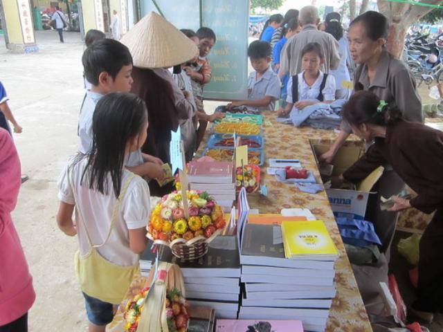 Gia đình Phật tử chùa Đại Phước với Hội chợ Mùa hiếu hạnh