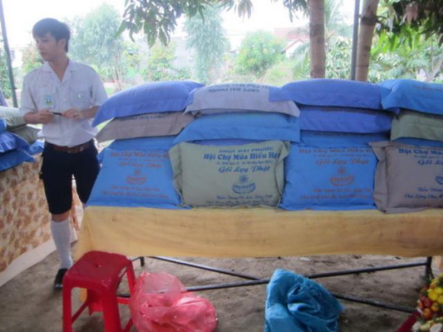 Gia đình Phật tử chùa Đại Phước với Hội chợ Mùa hiếu hạnh