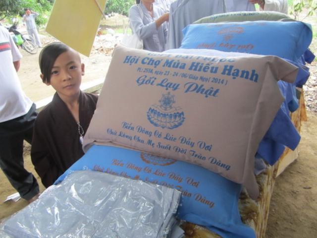 Gia đình Phật tử chùa Đại Phước với Hội chợ Mùa hiếu hạnh