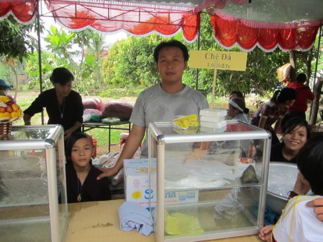 Gia đình Phật tử chùa Đại Phước với Hội chợ Mùa hiếu hạnh