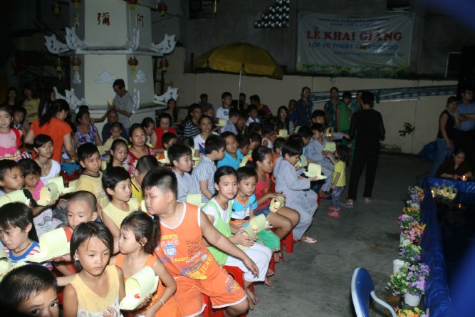 TP.HCM: Đêm hội Trăng Rằm chùa Thiên Chánh