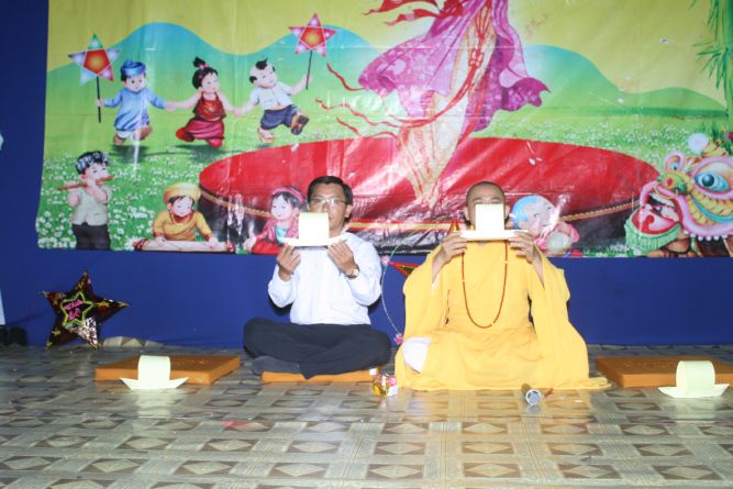 TP.HCM: Đêm hội Trăng Rằm chùa Thiên Chánh