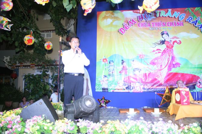 TP.HCM: Đêm hội Trăng Rằm chùa Thiên Chánh