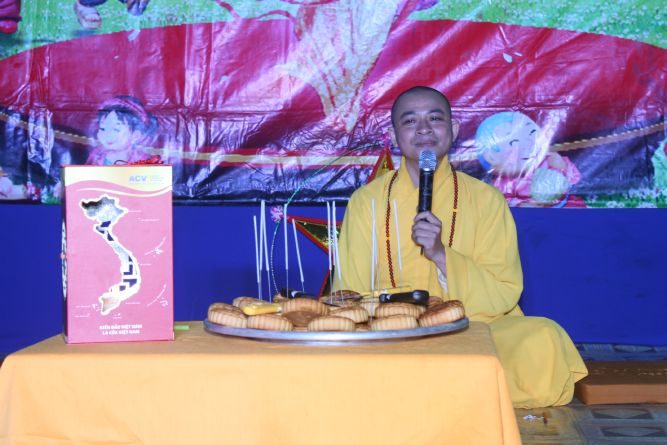 TP.HCM: Đêm hội Trăng Rằm chùa Thiên Chánh