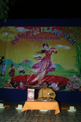 TP.HCM: Đêm hội Trăng Rằm chùa Thiên Chánh