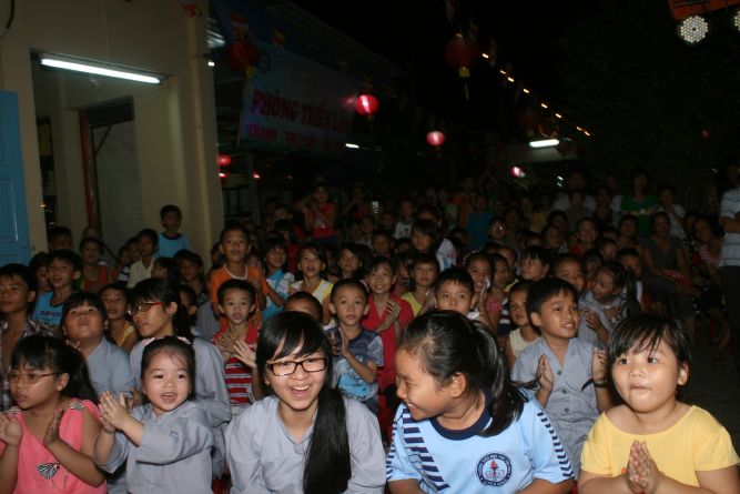 TP.HCM: Đêm hội Trăng Rằm chùa Thiên Chánh