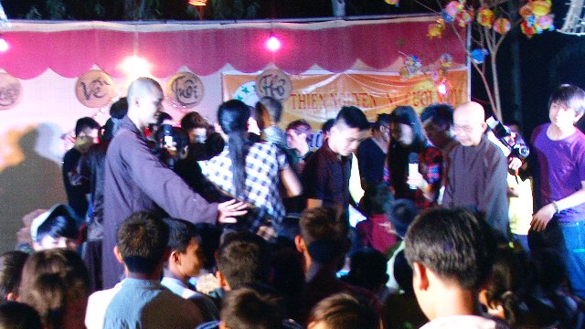 Khánh Hòa: Chùa Linh Quang văn nghệ trung thu “Quay về tuổi thơ”