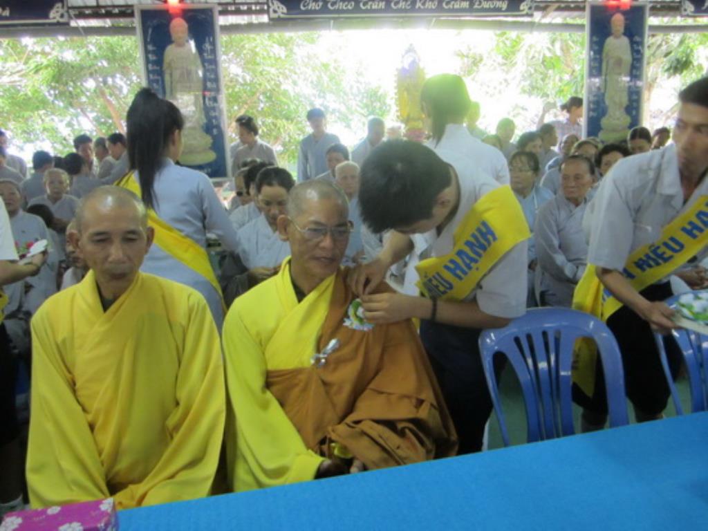 Chùa Linh Sơn Pháp Ấn cúng dường trai tăng nhân mùa Vu lan báo hiếu