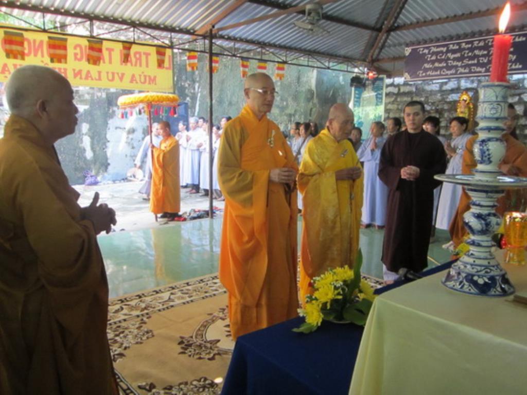 Chùa Linh Sơn Pháp Ấn cúng dường trai tăng nhân mùa Vu lan báo hiếu