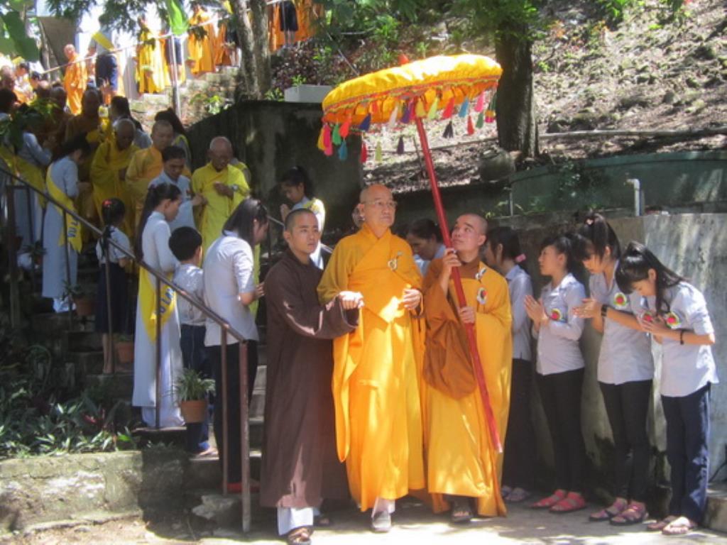 Chùa Linh Sơn Pháp Ấn cúng dường trai tăng nhân mùa Vu lan báo hiếu