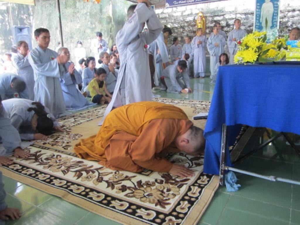 Chùa Linh Sơn Pháp Ấn cúng dường trai tăng nhân mùa Vu lan báo hiếu