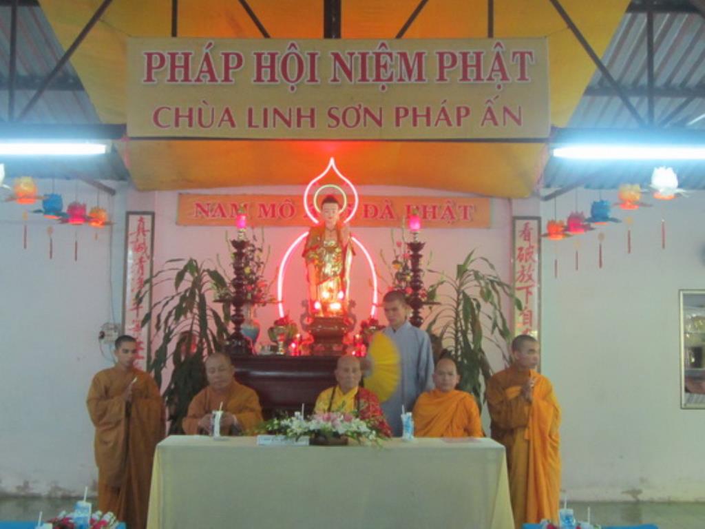 Chùa Linh Sơn Pháp Ấn cúng dường trai tăng nhân mùa Vu lan báo hiếu