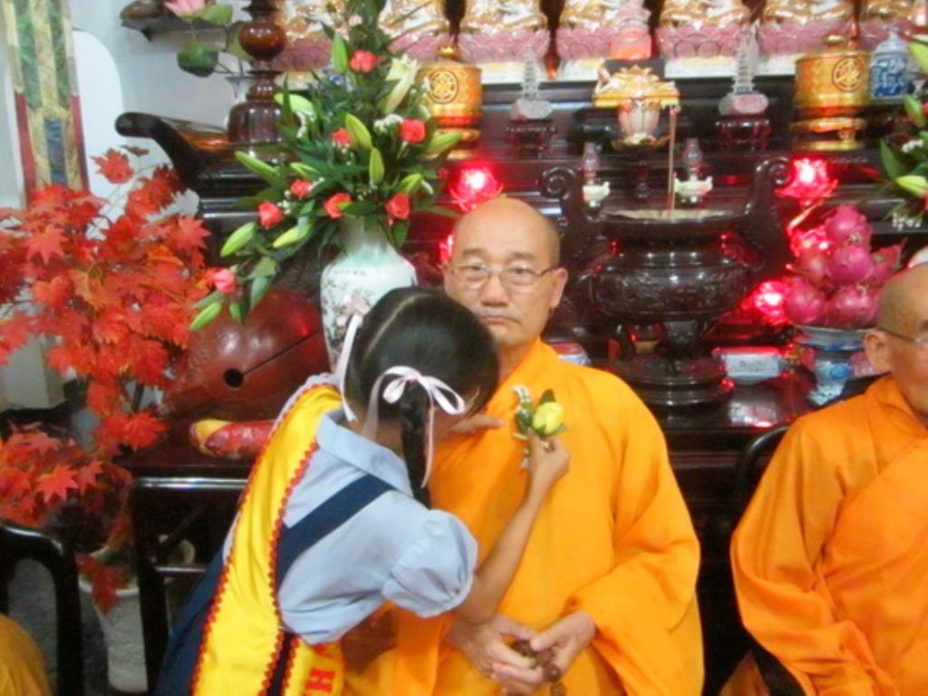 Pháp hội Vu lan-Lễ bông hồng cài áo ở tổ đình Thiên Bửu