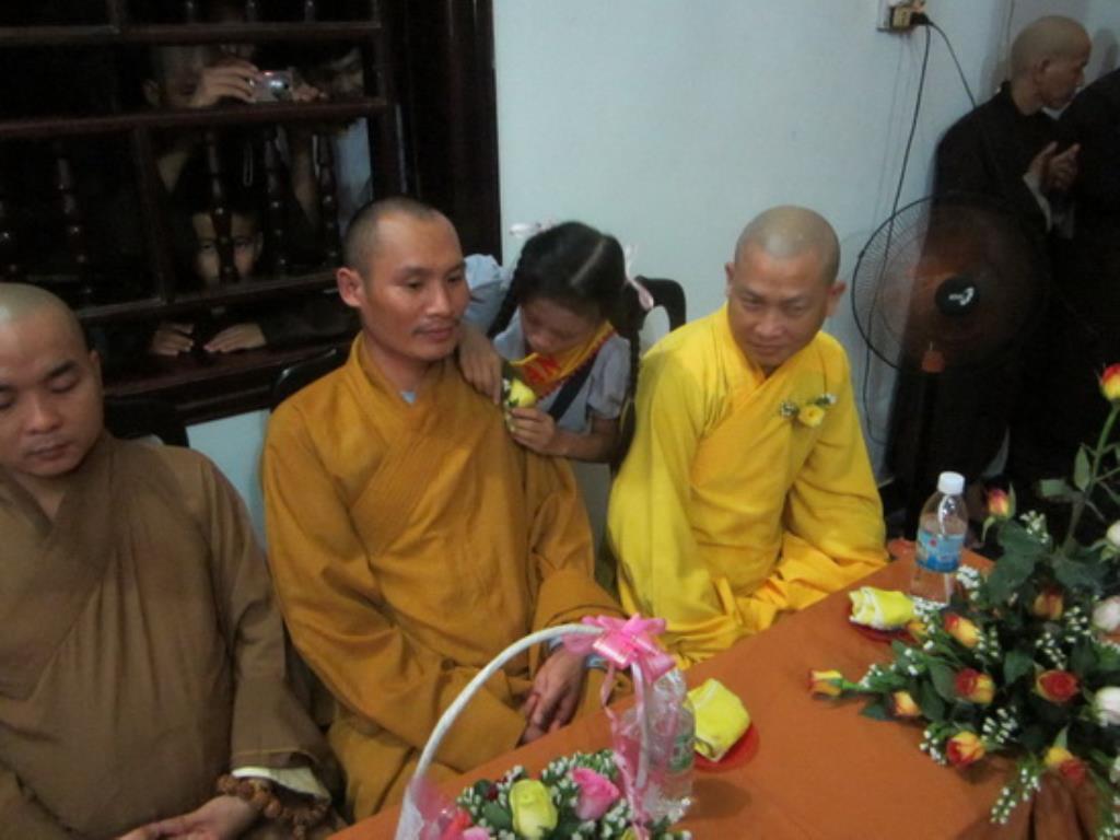 Pháp hội Vu lan-Lễ bông hồng cài áo ở tổ đình Thiên Bửu