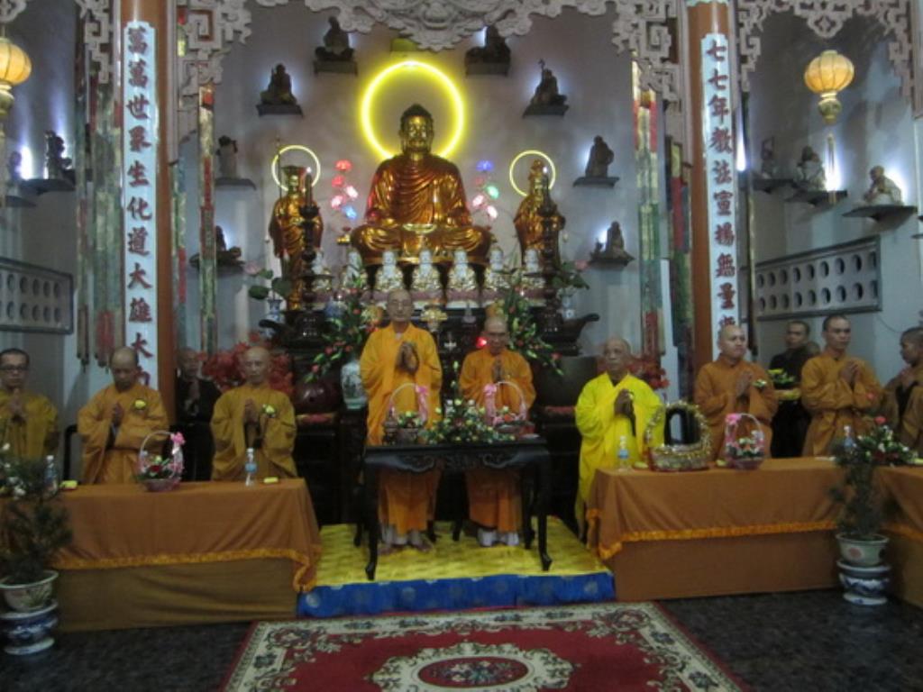 Pháp hội Vu lan-Lễ bông hồng cài áo ở tổ đình Thiên Bửu