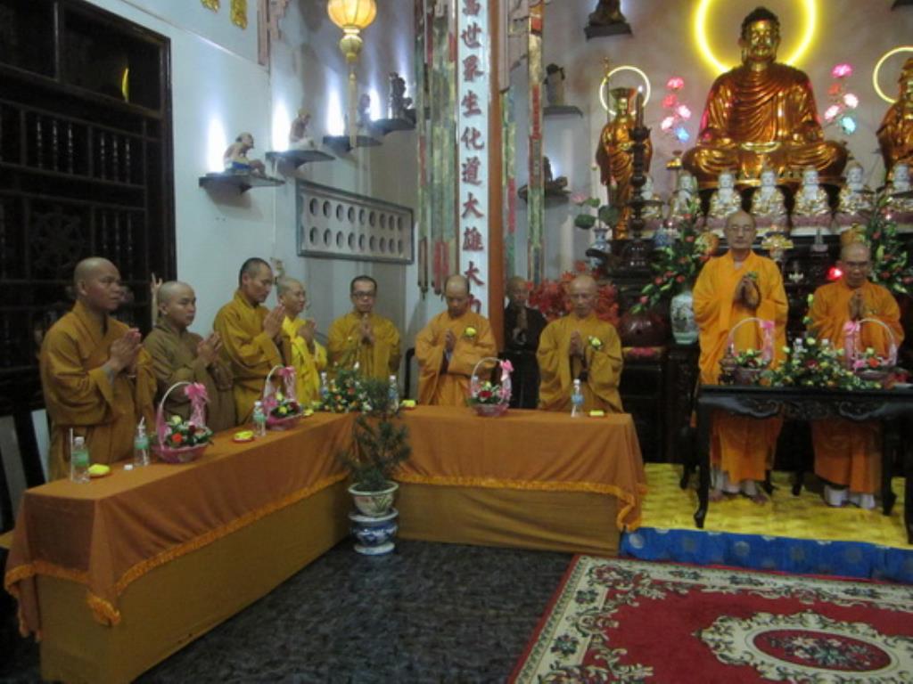 Pháp hội Vu lan-Lễ bông hồng cài áo ở tổ đình Thiên Bửu