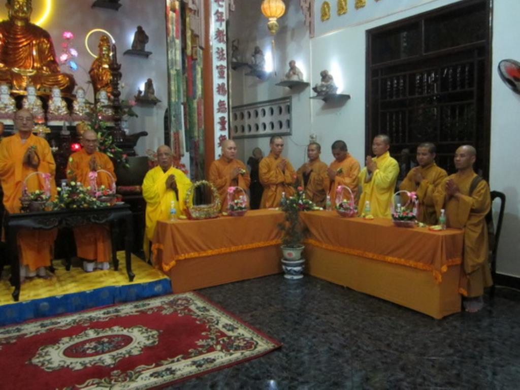 Pháp hội Vu lan-Lễ bông hồng cài áo ở tổ đình Thiên Bửu