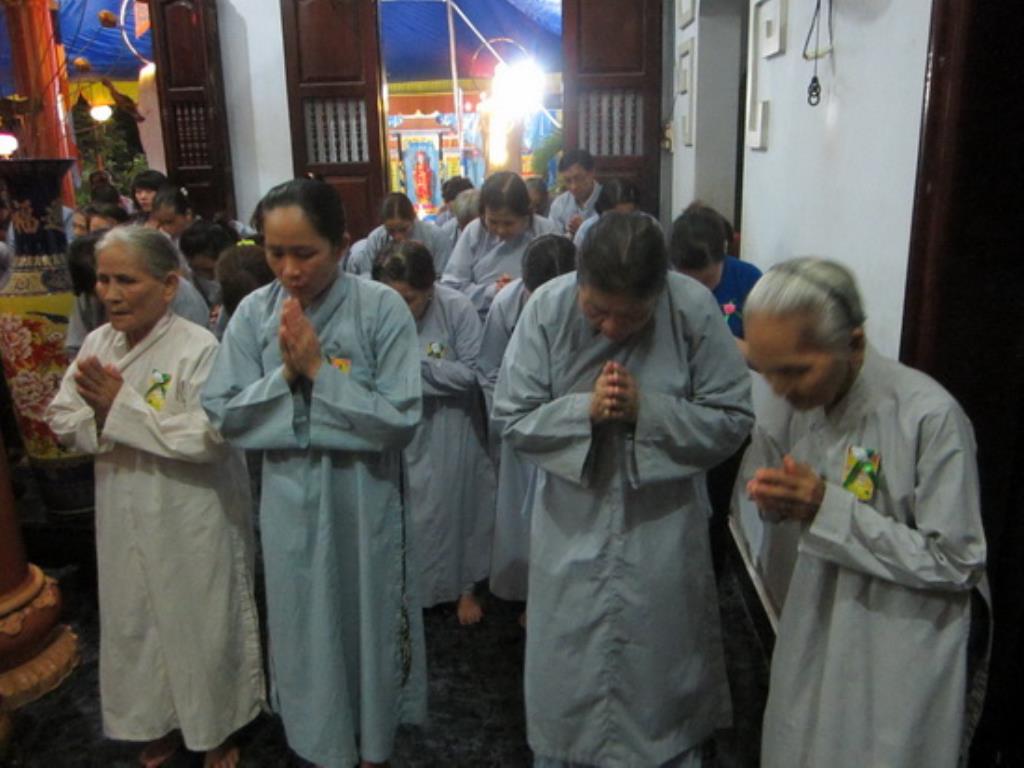 Pháp hội Vu lan-Lễ bông hồng cài áo ở tổ đình Thiên Bửu