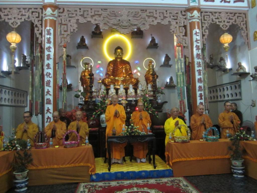 Pháp hội Vu lan-Lễ bông hồng cài áo ở tổ đình Thiên Bửu