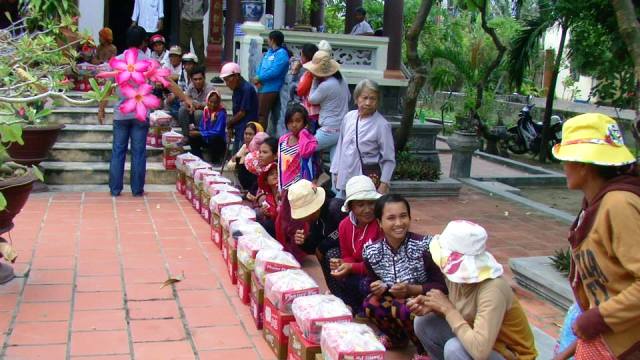 Khánh Hòa: Chùa Thanh Hải (Cam Ranh) trao tặng 70 phằn quà Trung thu 2014