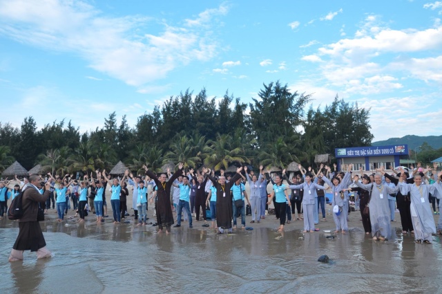 CLB Tuệ Đăng Thường Chiếu: Khóa tu Bụt ơi con đã trở về